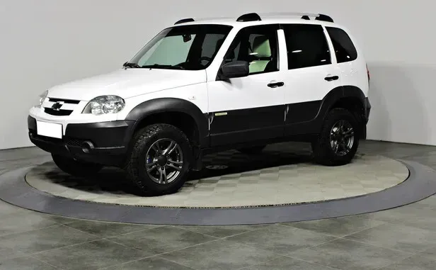 Chevrolet Niva, I Рестайлинг — фото 1
