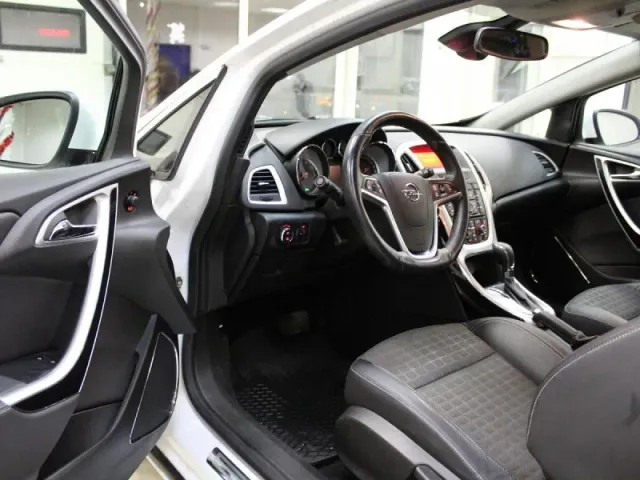 Opel Astra, J Рестайлинг — фото 8