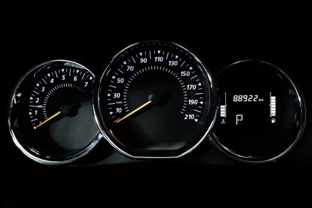 Renault Logan, II Рестайлинг — фото 10