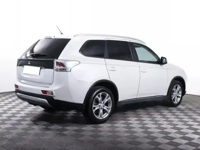 Mitsubishi Outlander, III Рестайлинг — фото 5