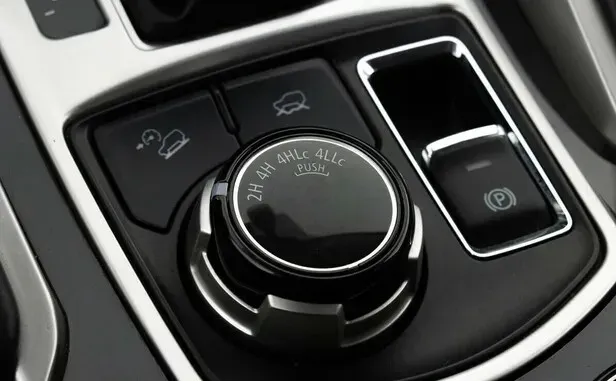 Mitsubishi Pajero Sport, III — фото 13