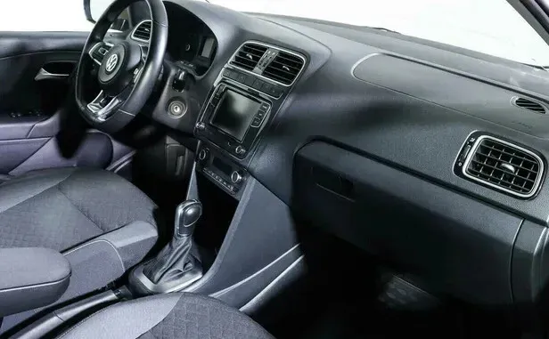 Volkswagen Polo, V Рестайлинг — фото 6