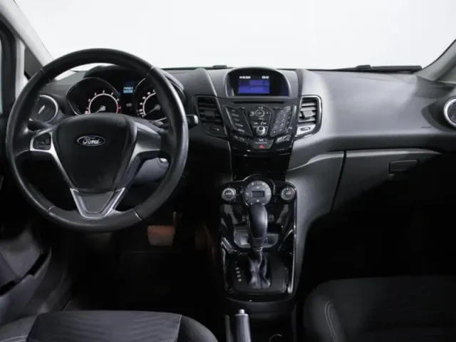 Ford Fiesta, Mk6 Рестайлинг — фото 13