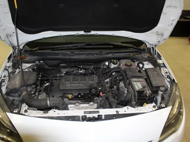 Opel Astra, J Рестайлинг — фото 11