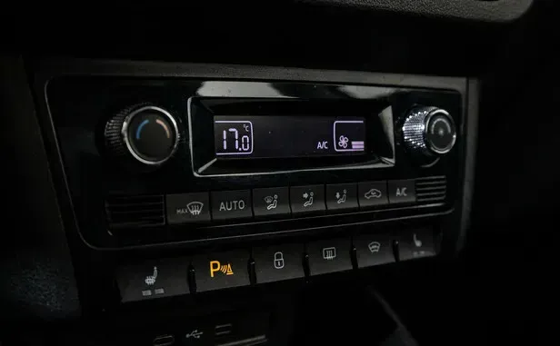 Skoda Rapid, II — фото 10