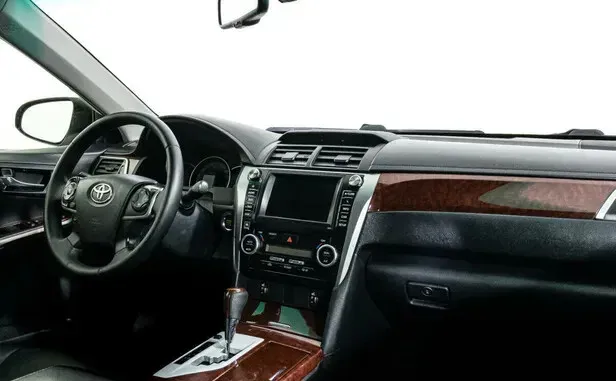 Toyota Camry, VII (XV50) — фото 13