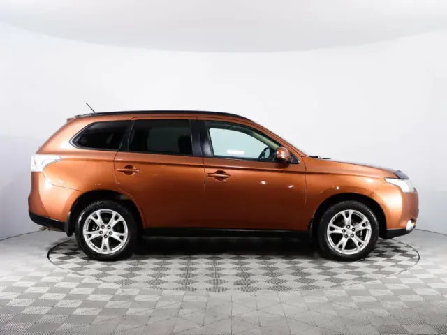 Mitsubishi Outlander, III — фото 4