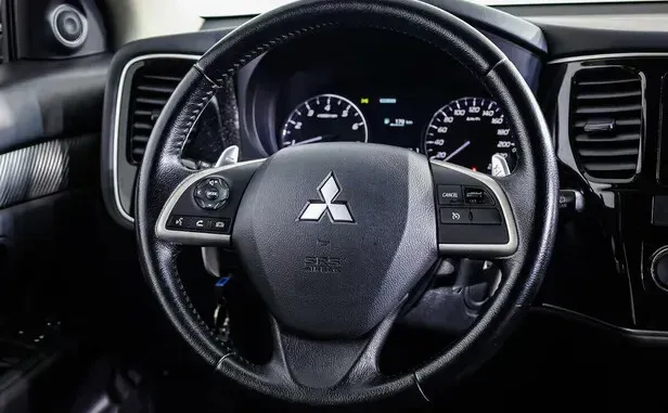 Mitsubishi Outlander, III — фото 6