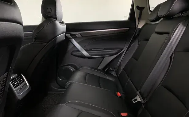Geely Atlas Pro — фото 23