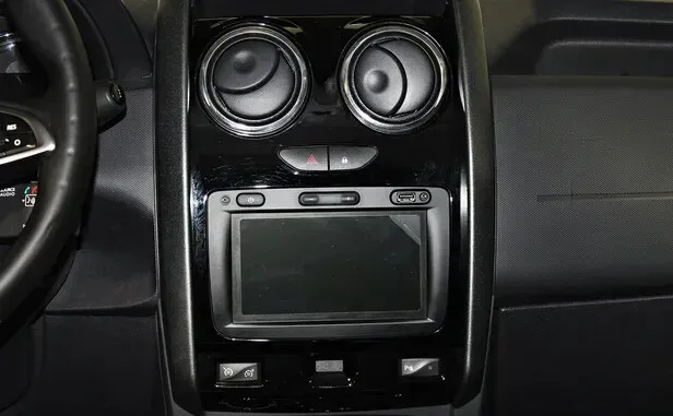 Renault Duster, I Рестайлинг — фото 8
