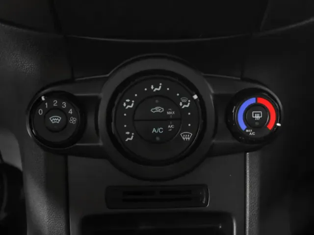 Ford Fiesta, Mk6 Рестайлинг — фото 14