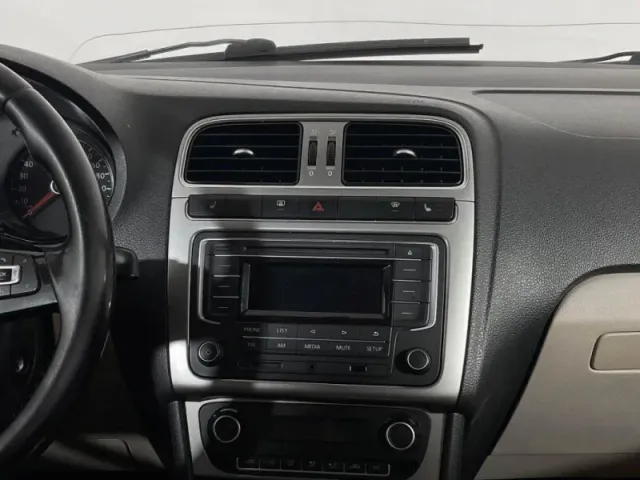 Volkswagen Polo, V Рестайлинг — фото 10