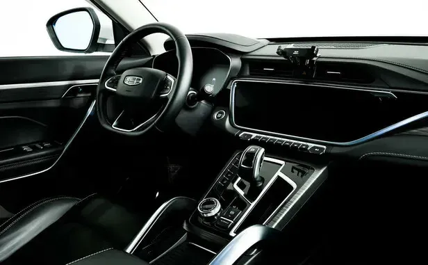 Geely Atlas Pro — фото 8