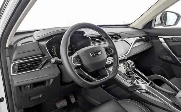 Geely Atlas Pro — фото 6