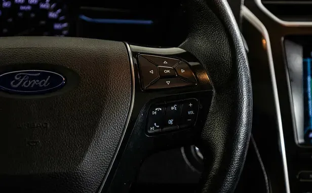 Ford Explorer, V Рестайлинг — фото 23