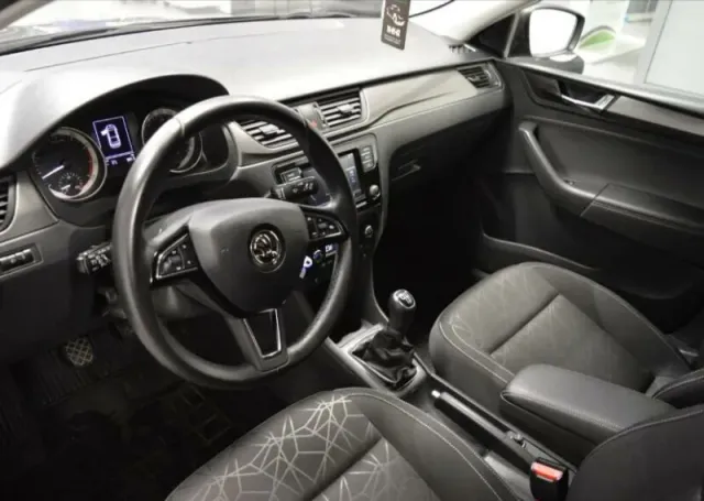 Skoda Rapid, I Рестайлинг — фото 4