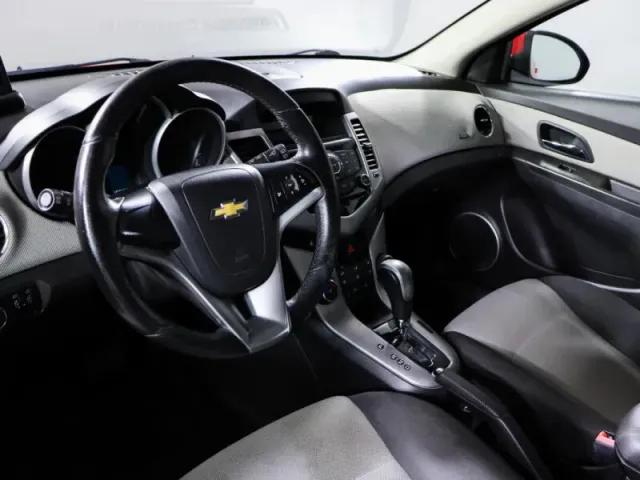 Chevrolet Cruze, I — фото 13