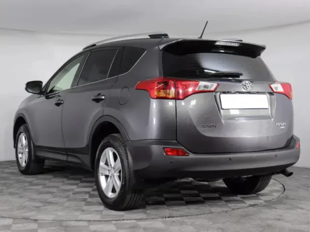 Toyota RAV4, IV (XA40) — фото 5