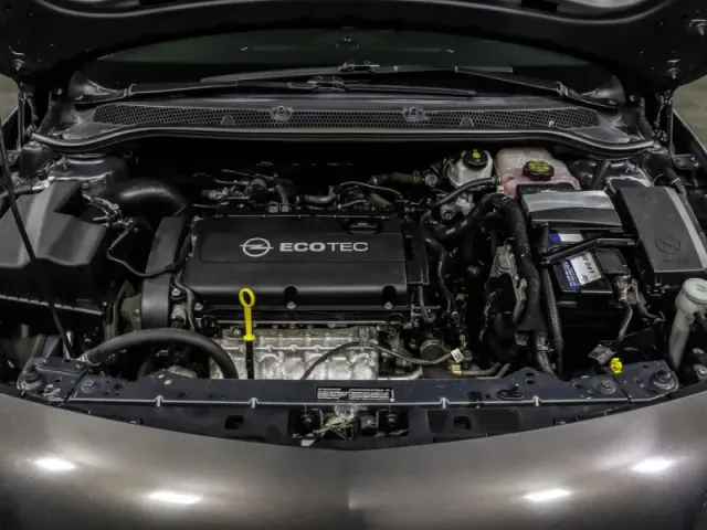 Opel Astra, J Рестайлинг — фото 9