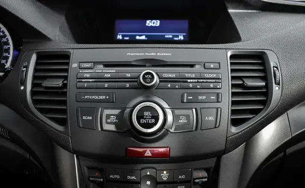 Honda Accord, VIII Рестайлинг — фото 12