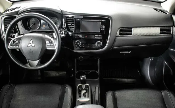 Mitsubishi Outlander, III — фото 6