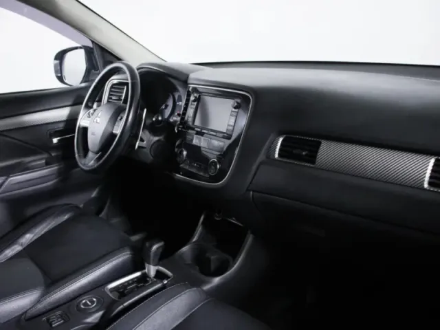Mitsubishi Outlander, III — фото 10