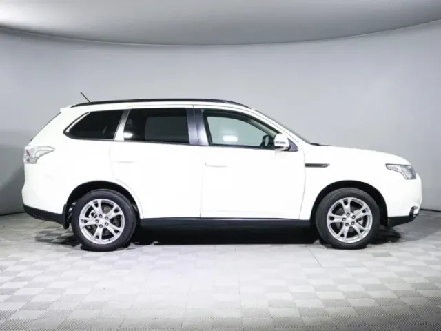 Mitsubishi Outlander, III — фото 4