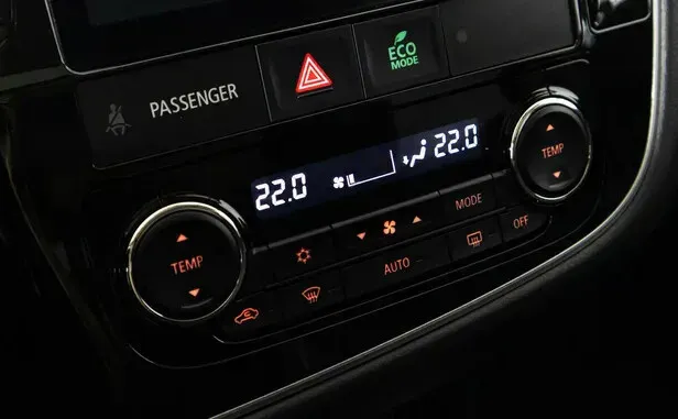 Mitsubishi Outlander, III Рестайлинг 3 — фото 11