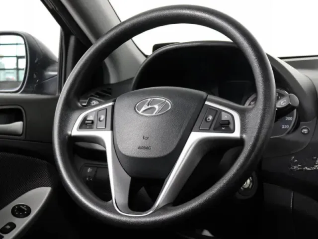 Hyundai Solaris, I — фото 10