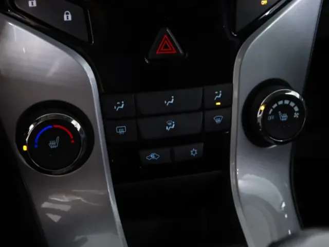 Chevrolet Cruze, I Рестайлинг — фото 17