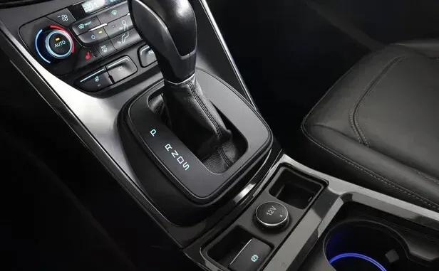 Ford Kuga, II Рестайлинг — фото 11