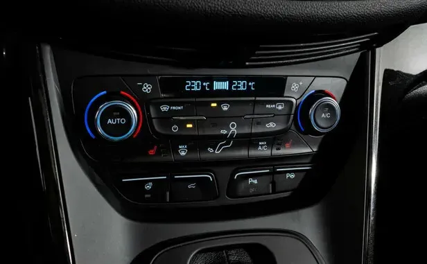Ford Kuga, II Рестайлинг — фото 9