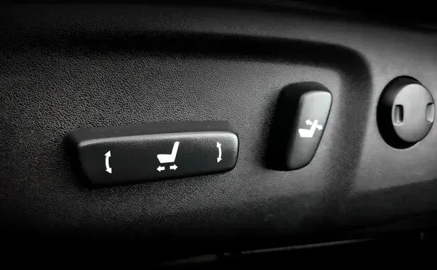 Toyota Camry, VII (XV50) — фото 10