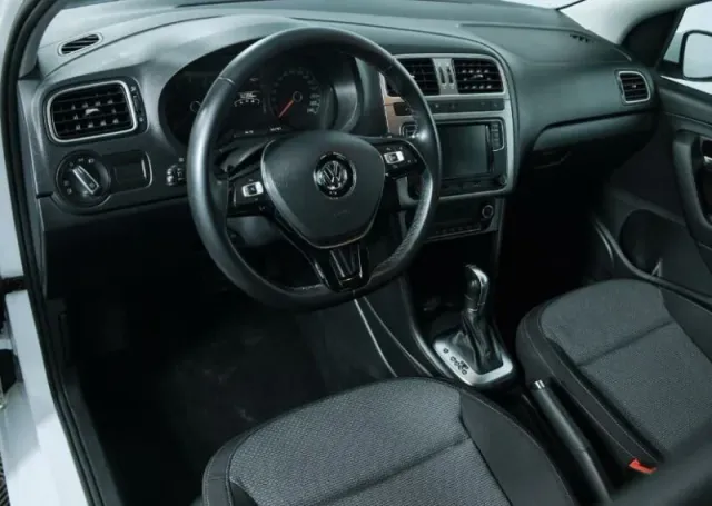 Volkswagen Polo, V Рестайлинг — фото 5