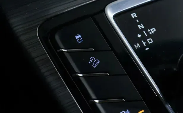 Geely Atlas Pro — фото 13