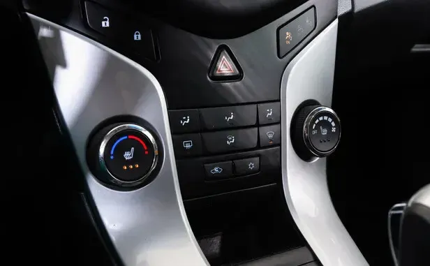 Chevrolet Cruze, I Рестайлинг — фото 9