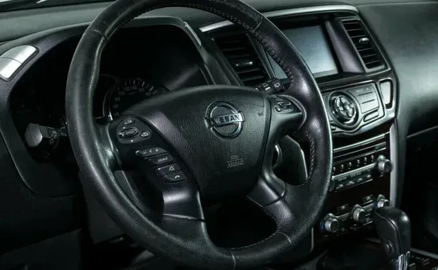 Nissan Pathfinder, IV — фото 8