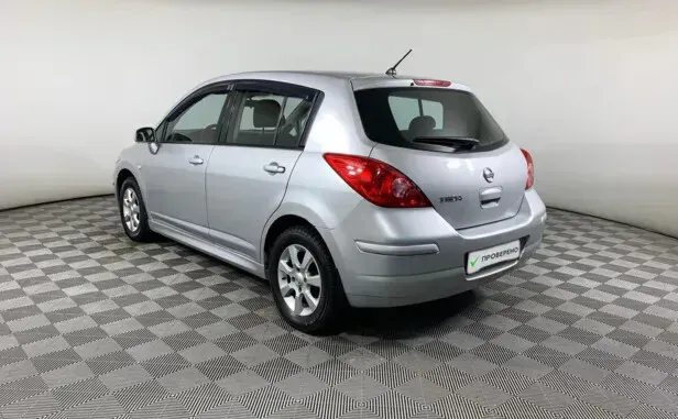 Nissan Tiida, I Рестайлинг — фото 4