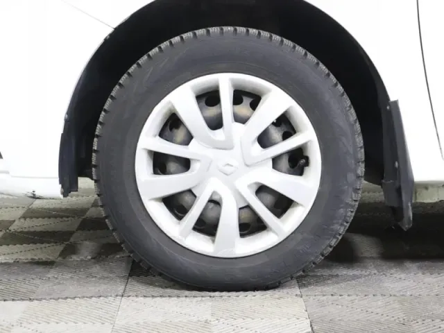 Renault Logan, II Рестайлинг — фото 10