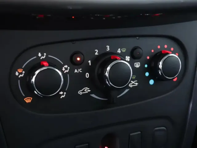 Renault Sandero, II Рестайлинг — фото 15