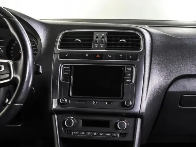 Volkswagen Polo, V Рестайлинг — фото 16