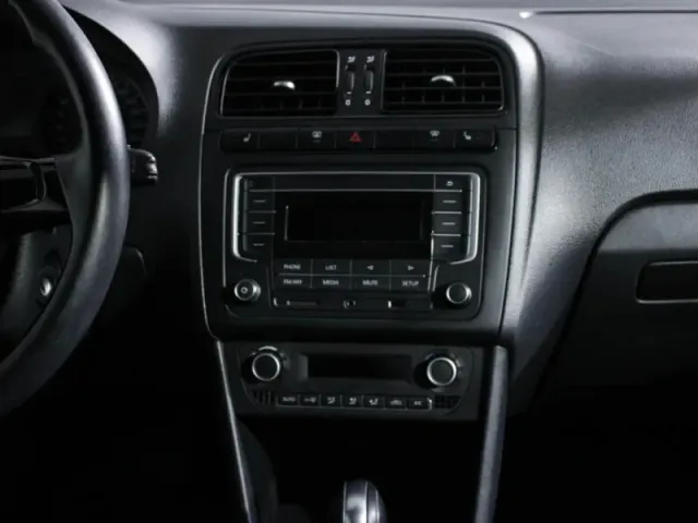 Volkswagen Polo, V Рестайлинг — фото 14