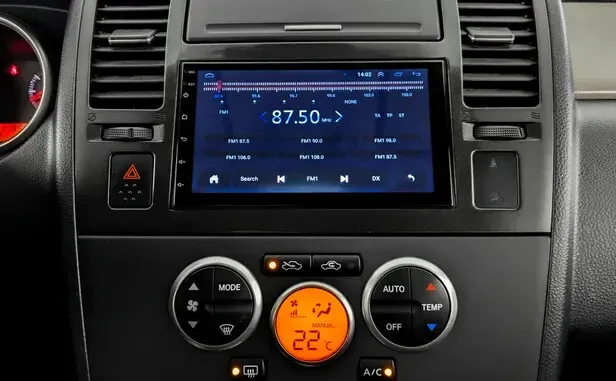Nissan Tiida, I Рестайлинг — фото 12