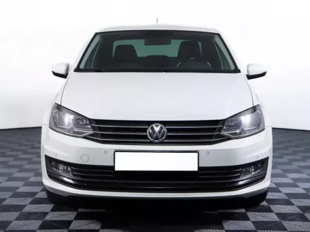Volkswagen Polo, V Рестайлинг — фото 2