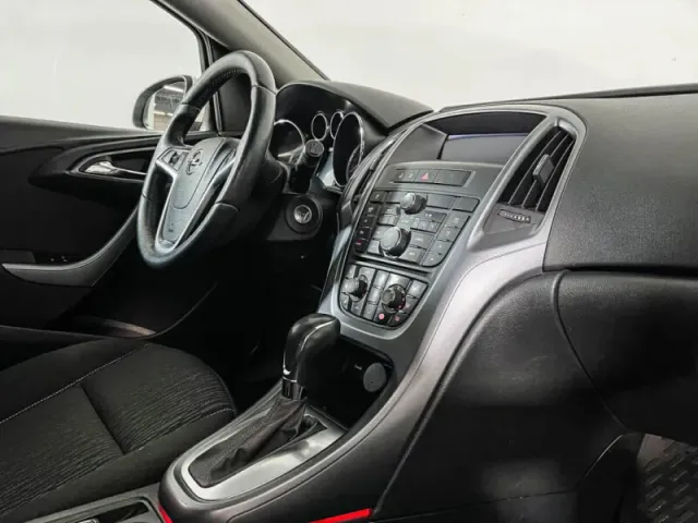 Opel Astra, J Рестайлинг — фото 9