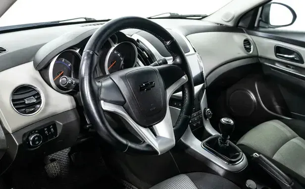 Chevrolet Cruze, I Рестайлинг — фото 6