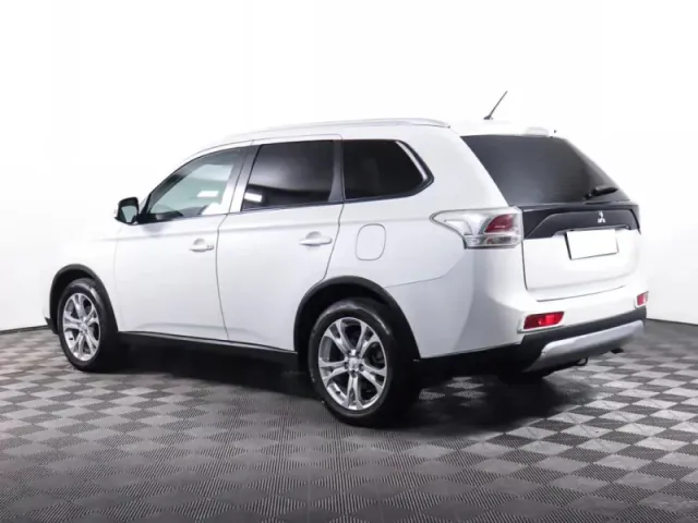 Mitsubishi Outlander, III Рестайлинг — фото 7