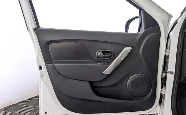 Renault Sandero, II Рестайлинг — фото 9