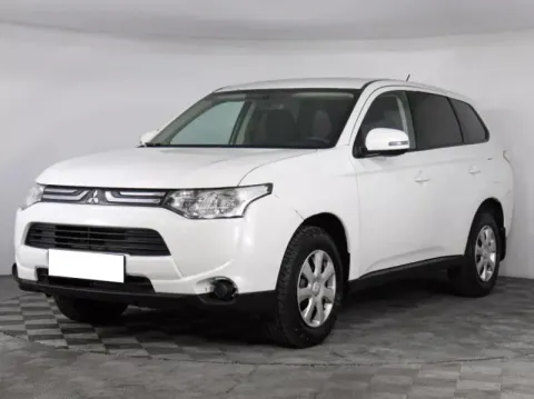 Mitsubishi Outlander, III — фото 1