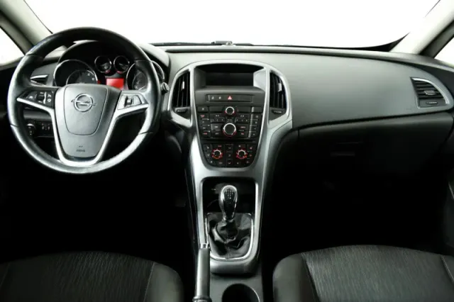 Opel Astra, J Рестайлинг — фото 13